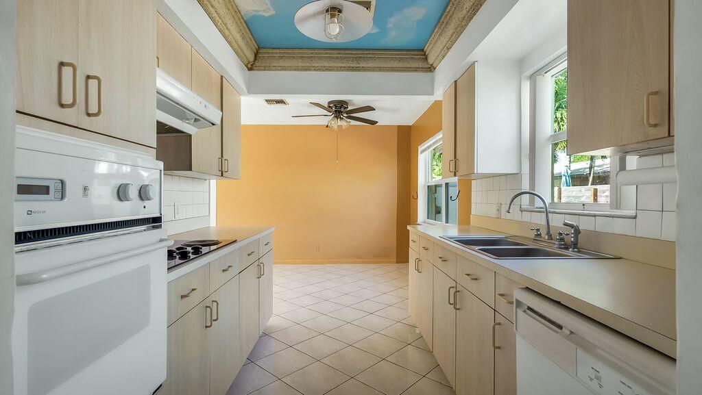 2207 NE 33rd Avenue, Fort Lauderdale, FL 33305 Photo