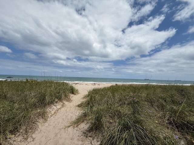 2207 NE 33rd Avenue, Fort Lauderdale, FL 33305 Photo