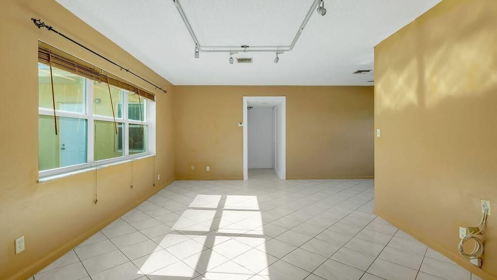 2207 NE 33rd Avenue, Fort Lauderdale, FL 33305 Photo