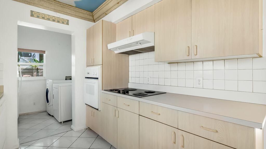 2207 NE 33rd Avenue, Fort Lauderdale, FL 33305 Photo