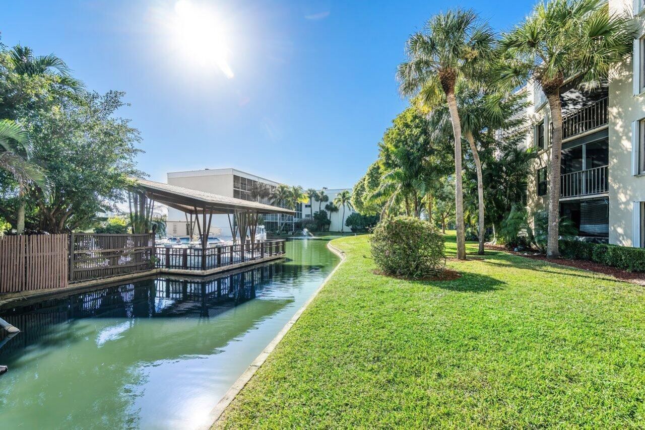 200 S Waterway Dr Drive S, Unit 202, Lantana, FL 33462 Photo