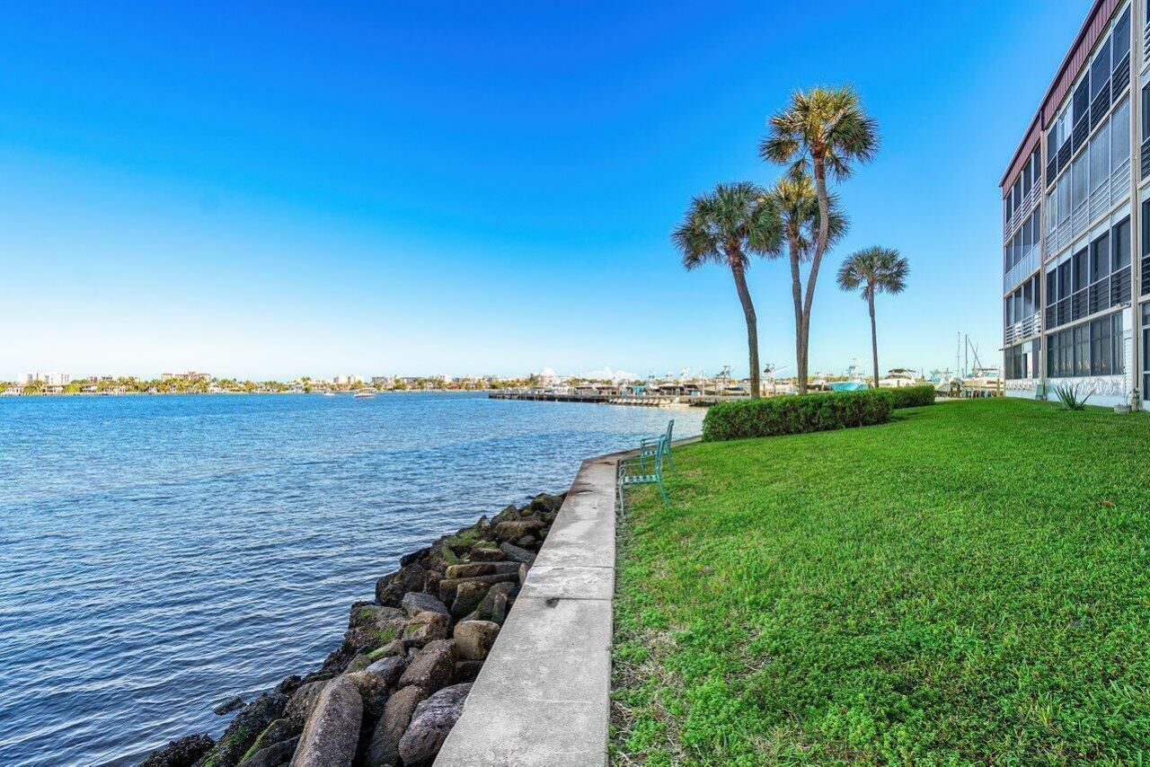 200 S Waterway Dr Drive S, Unit 202, Lantana, FL 33462 Photo