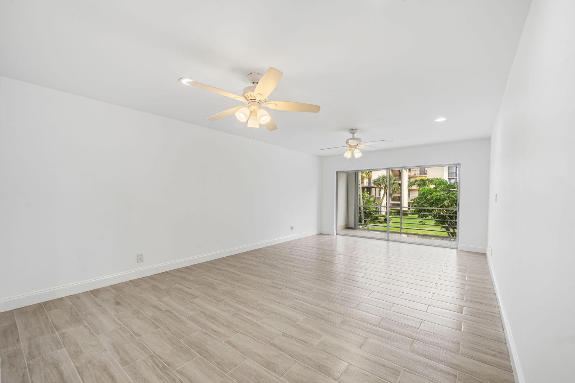 200 S Waterway Dr Drive S, Unit 202, Lantana, FL 33462 Photo