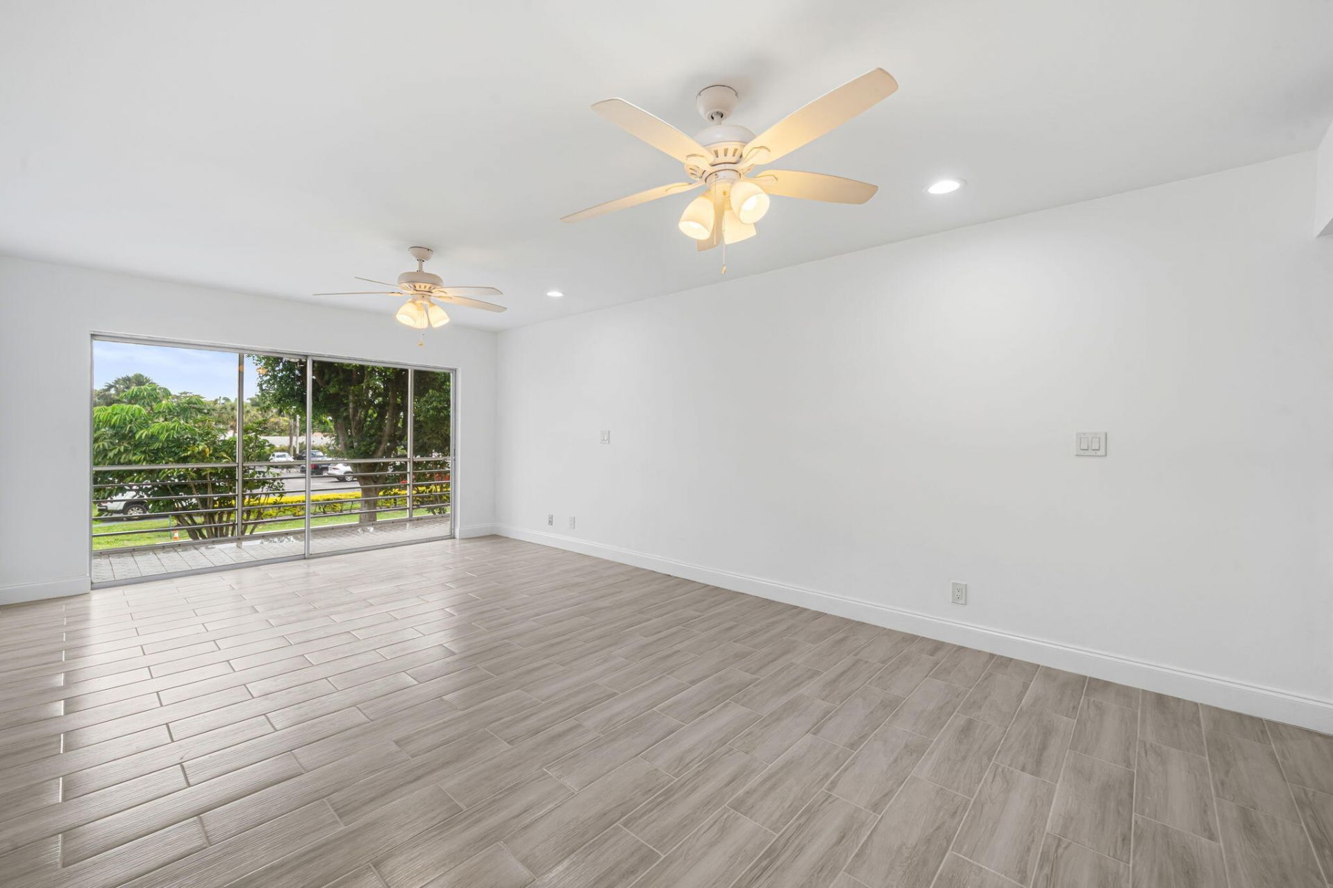 200 S Waterway Dr Drive S, Unit 202, Lantana, FL 33462 Photo