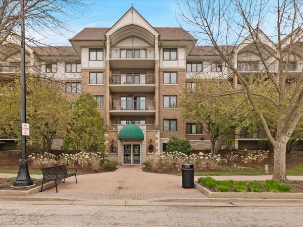 5 S Pine Street , Unit 509, Mount Prospect, IL 60056