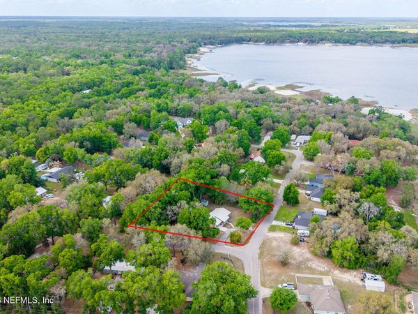 102 SWANS NEST Circle, Melrose, FL 32666