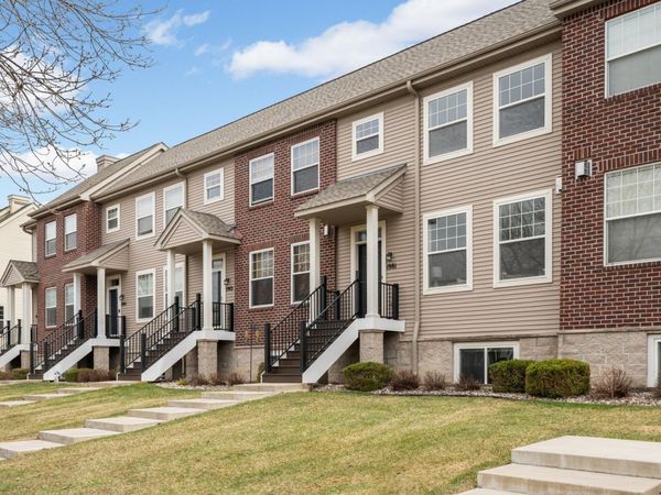 1981 Clover Ridge Drive, Chaska, MN 55318