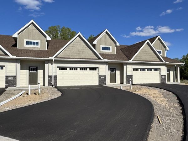 13792 Hollybrook Circle, Apple Valley, MN 55124