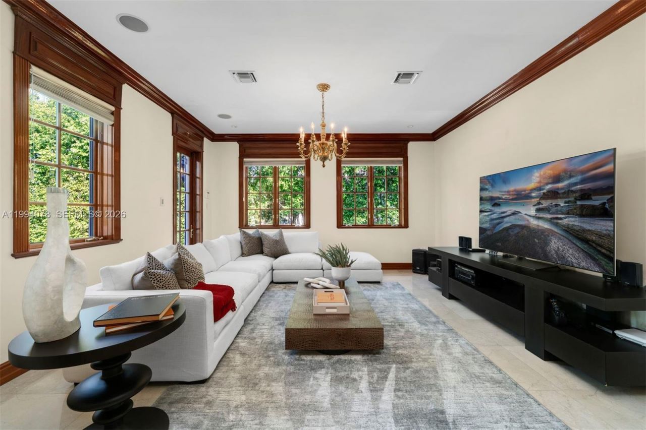 585 Arvida Pkwy, Coral Gables, FL 33156 Photo