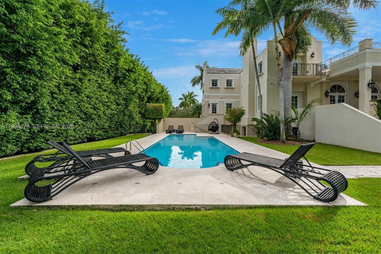 585 Arvida Pkwy, Coral Gables, FL 33156 Photo