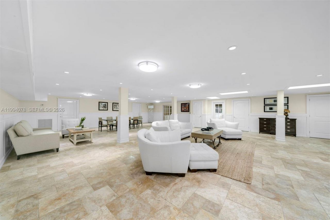 585 Arvida Pkwy, Coral Gables, FL 33156 Photo