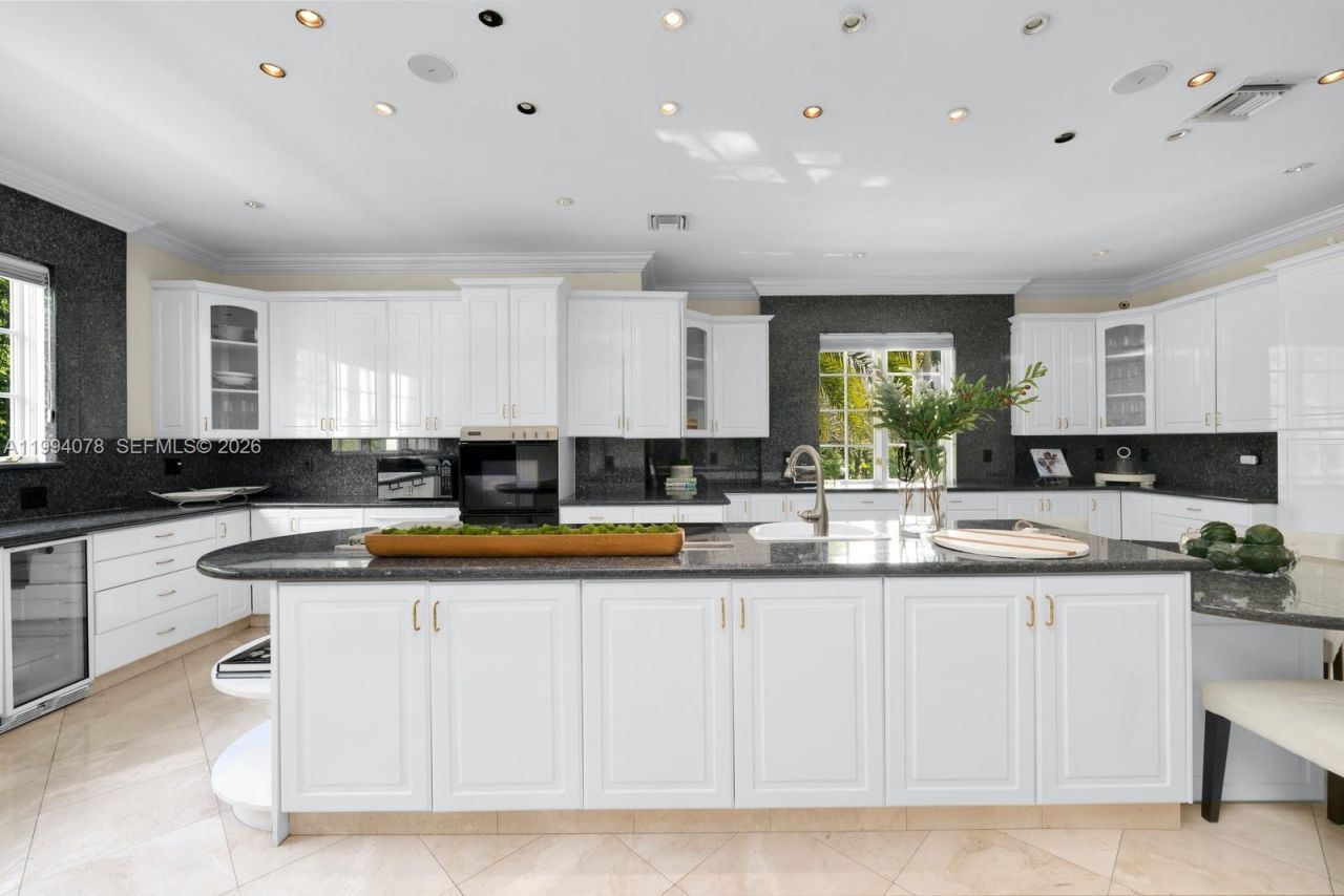 585 Arvida Pkwy, Coral Gables, FL 33156 Photo