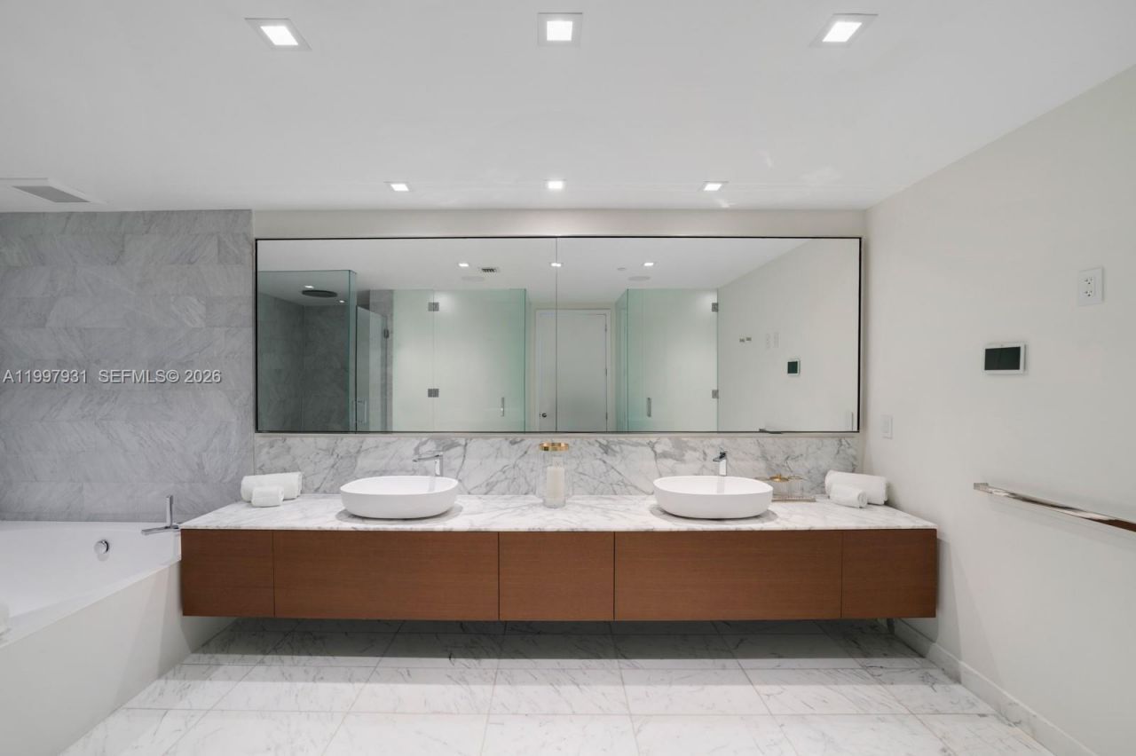 10203 Collins Ave, Unit 2501, Bal Harbour, FL 33154 Photo