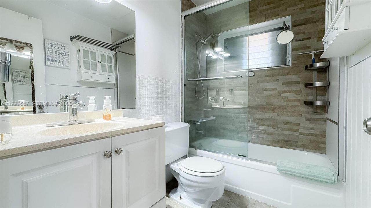 4770 NW 10th Ct, Unit 106, Plantation, FL 33313 Photo