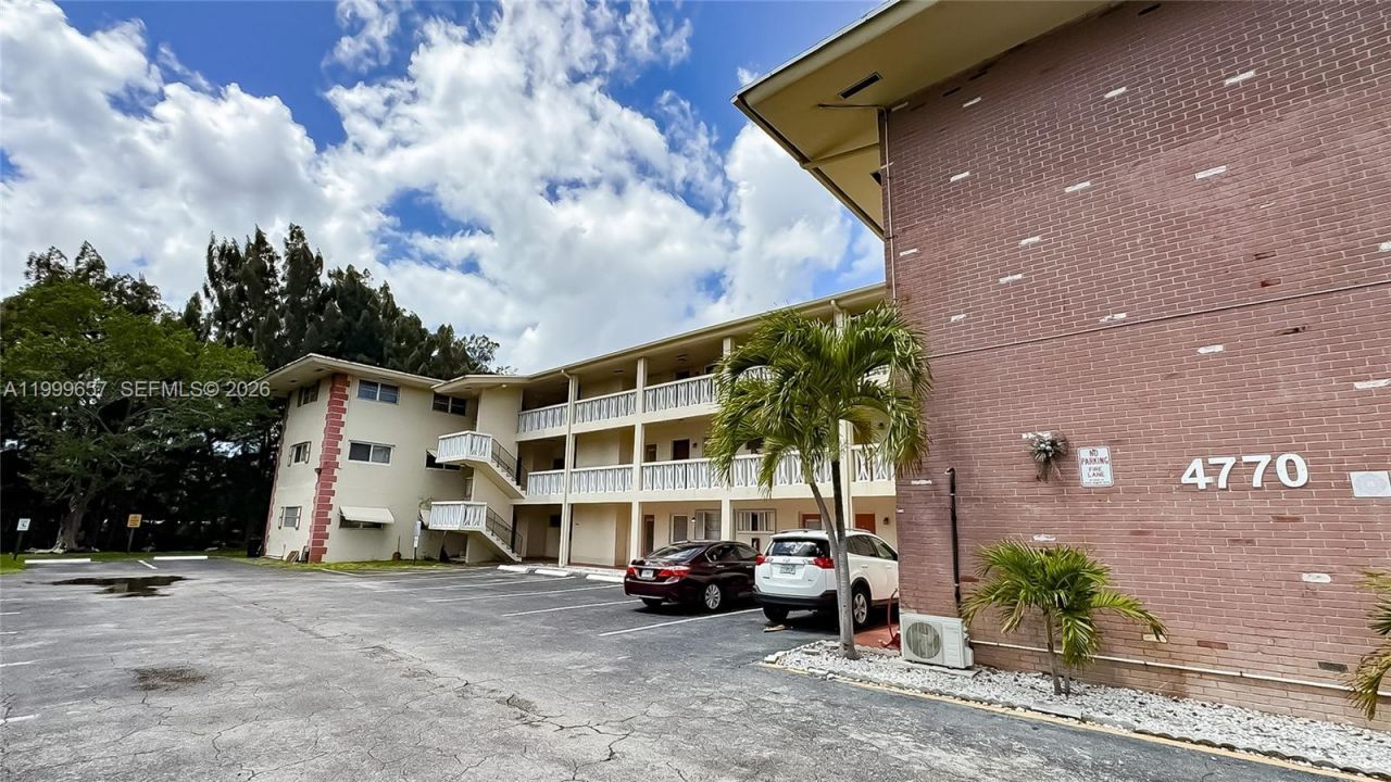 4770 NW 10th Ct, Unit 106, Plantation, FL 33313 Photo