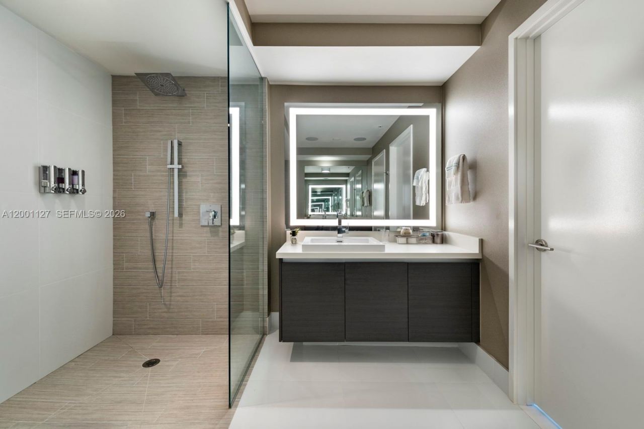 300 Sunny Isles Blvd, Unit 4-1702, Sunny Isles Beach, FL 33160 Photo