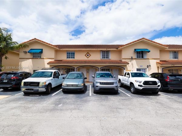 10017 W Okeechobee Rd , Unit 202, Hialeah Gardens, FL 33016