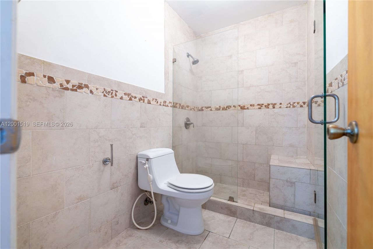 10017 W Okeechobee Rd, Unit 202, Hialeah Gardens, FL 33016 Photo