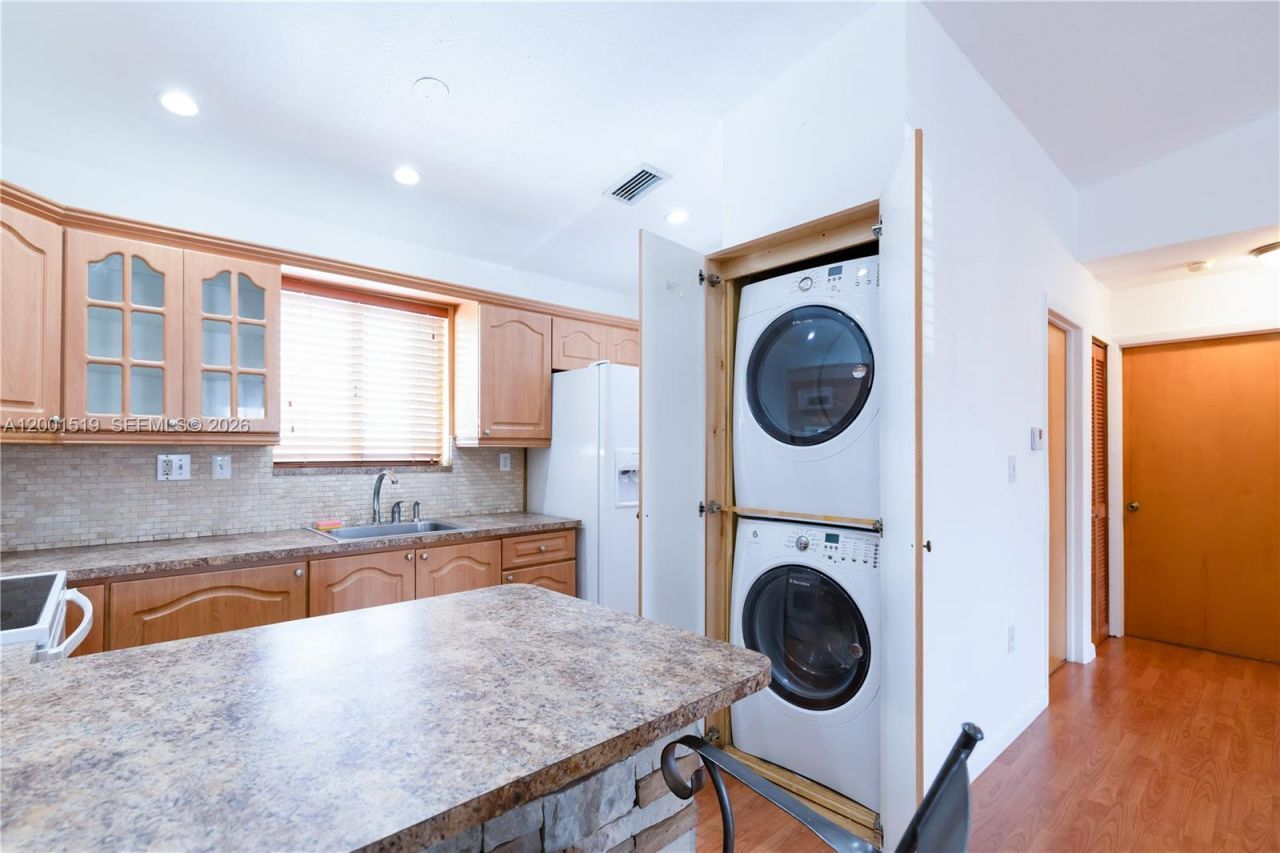 10017 W Okeechobee Rd, Unit 202, Hialeah Gardens, FL 33016 Photo