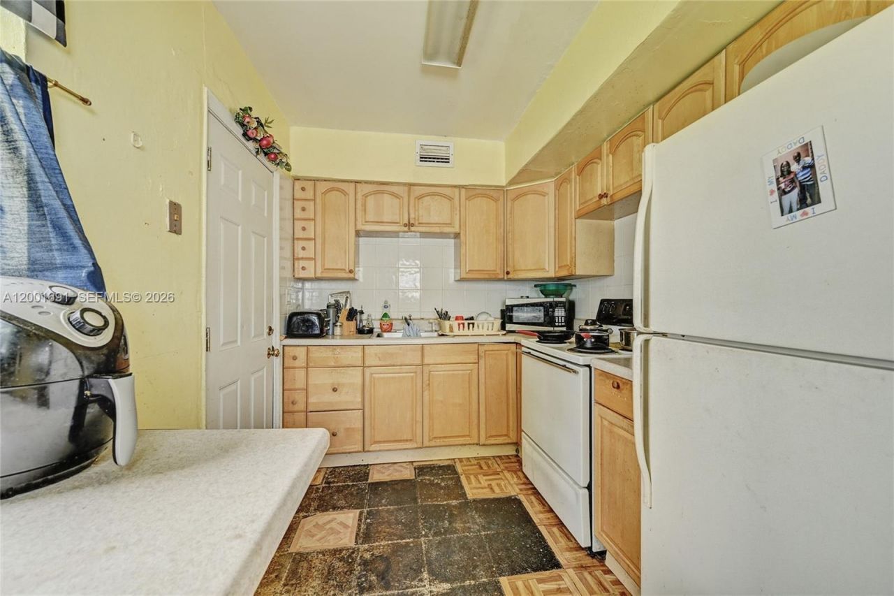 10781 SW 221st St, Miami, FL 33170 Photo