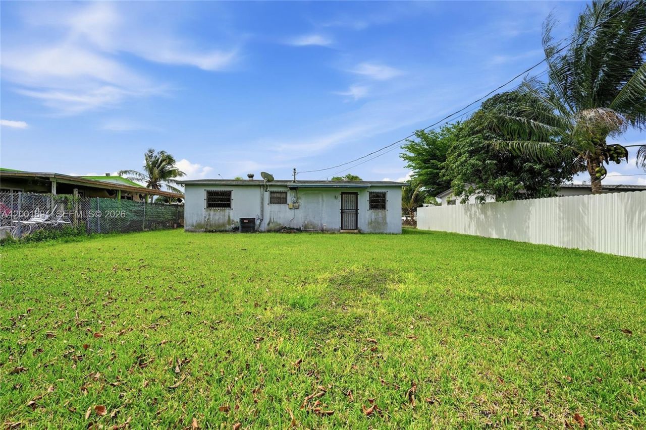 10781 SW 221st St, Miami, FL 33170 Photo