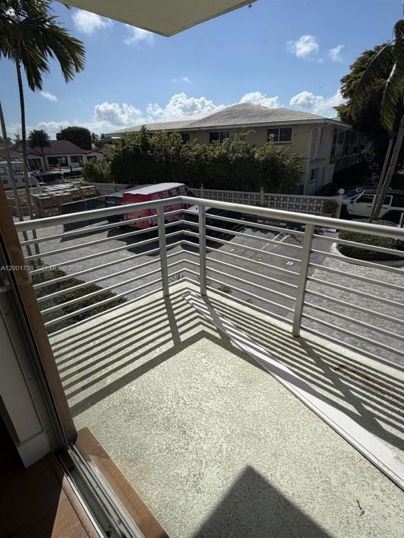 2900 NE 30th St, Unit F2, Fort Lauderdale, FL 33306 Photo