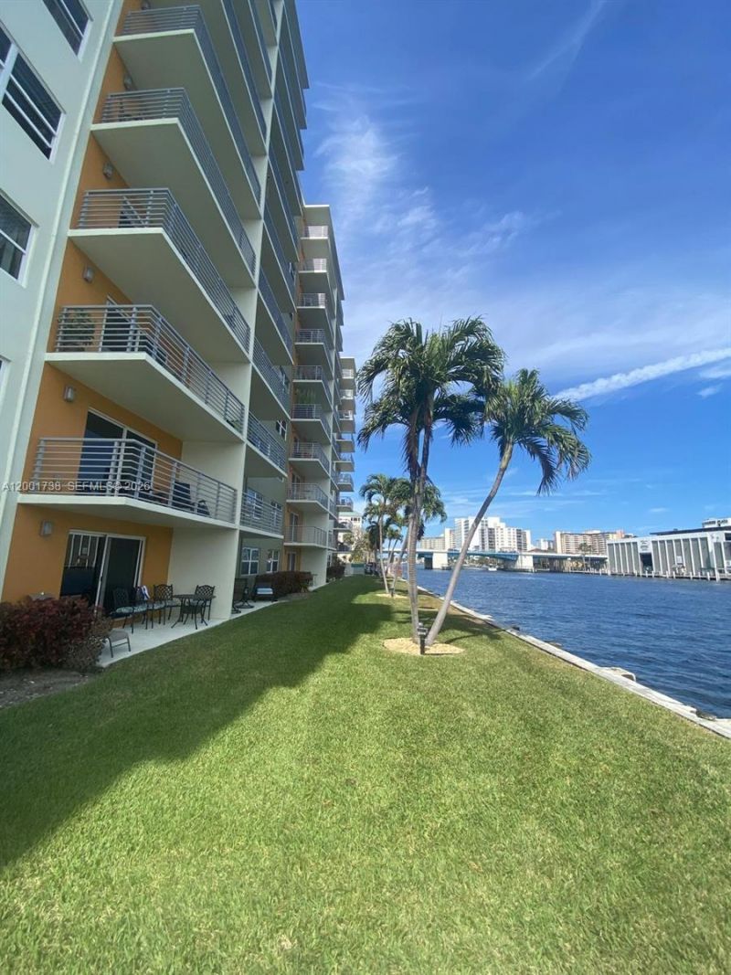 2900 NE 30th St, Unit F2, Fort Lauderdale, FL 33306 Photo