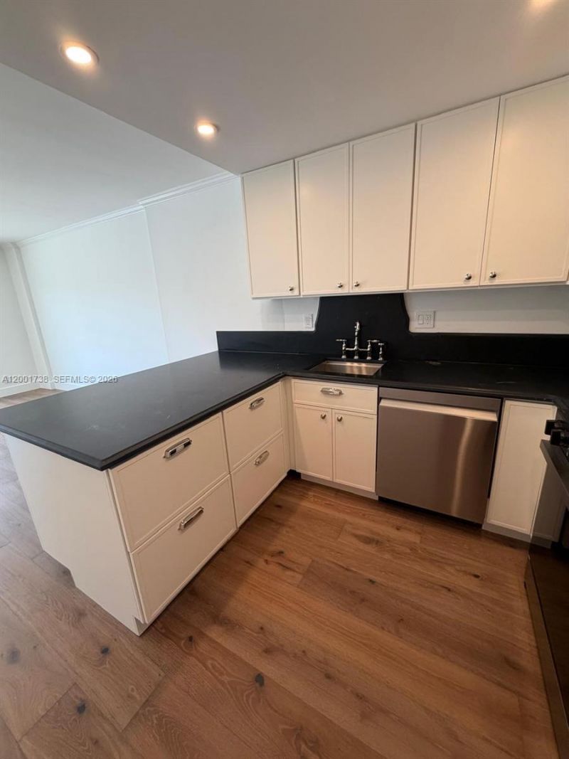 2900 NE 30th St, Unit F2, Fort Lauderdale, FL 33306 Photo