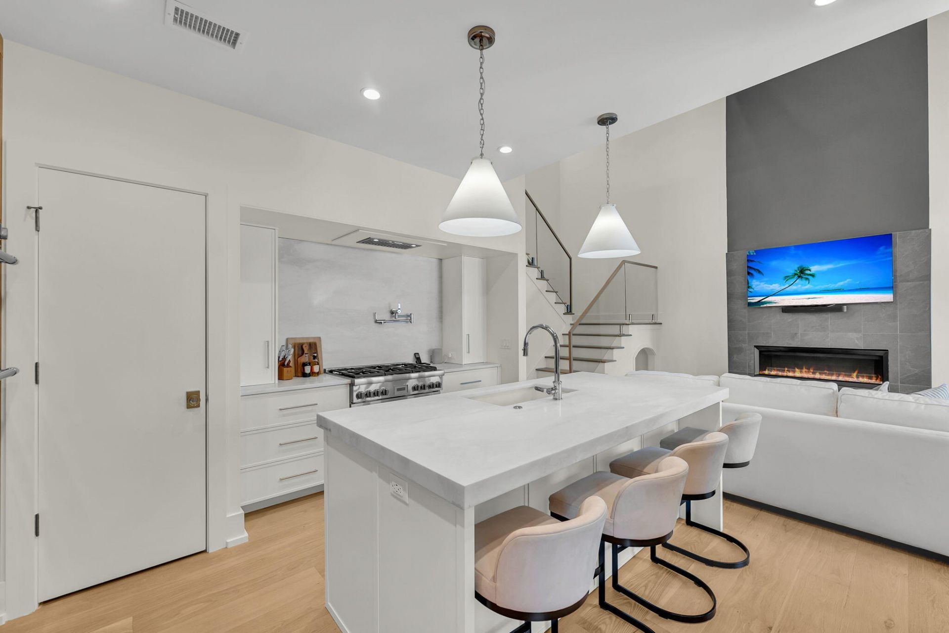 3 Chisolm Street Photo 14