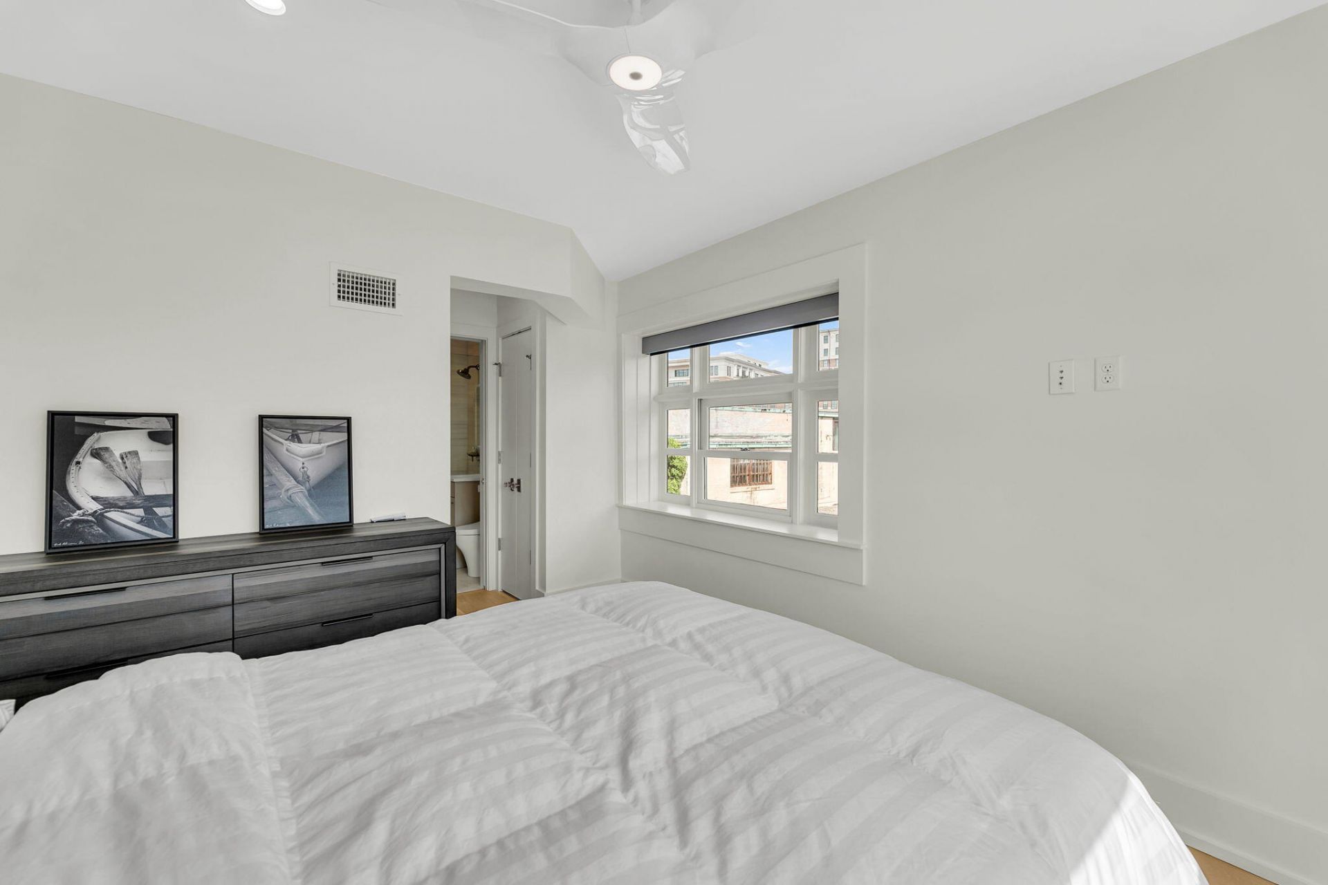 3 Chisolm Street Photo 23