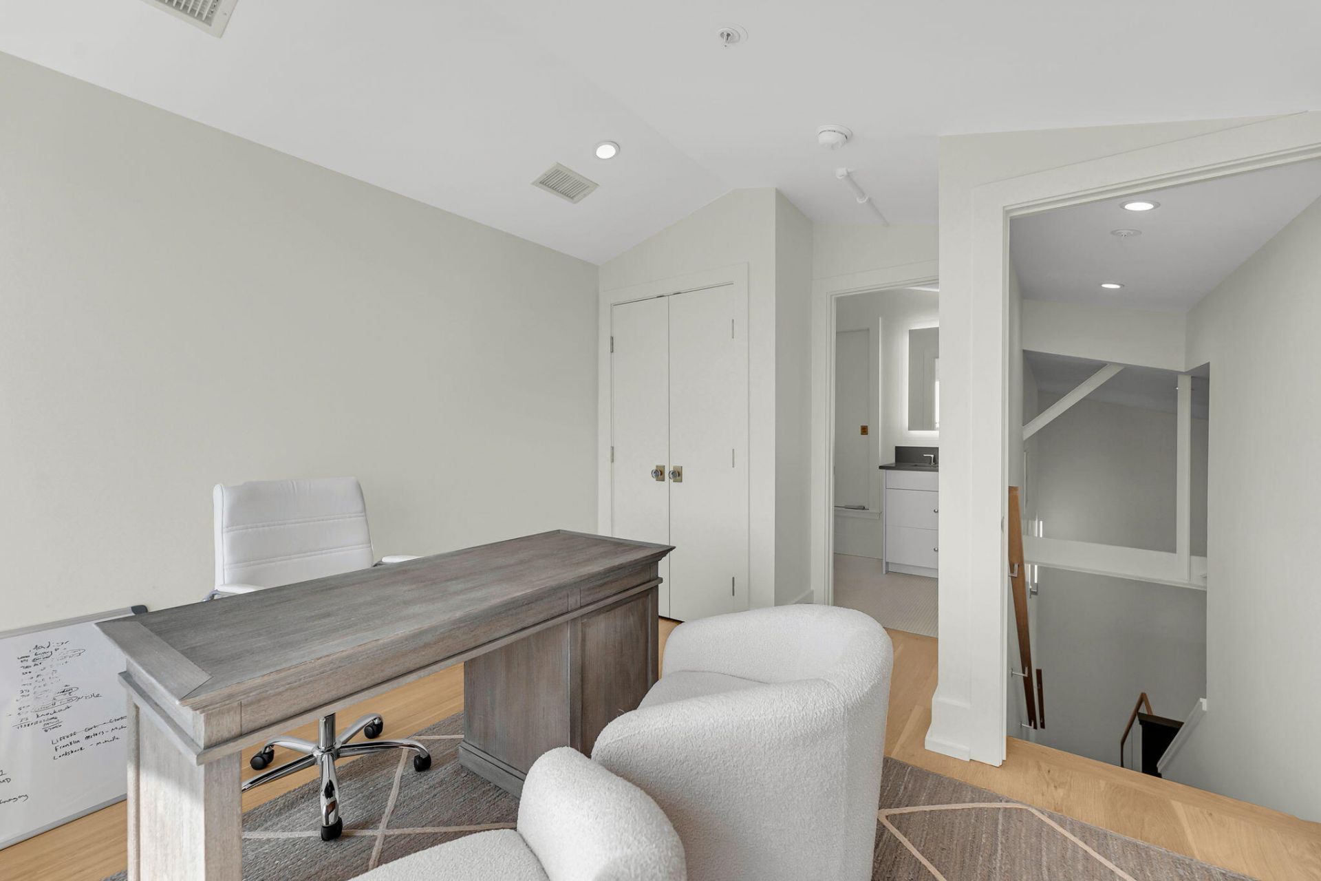 3 Chisolm Street Photo 40