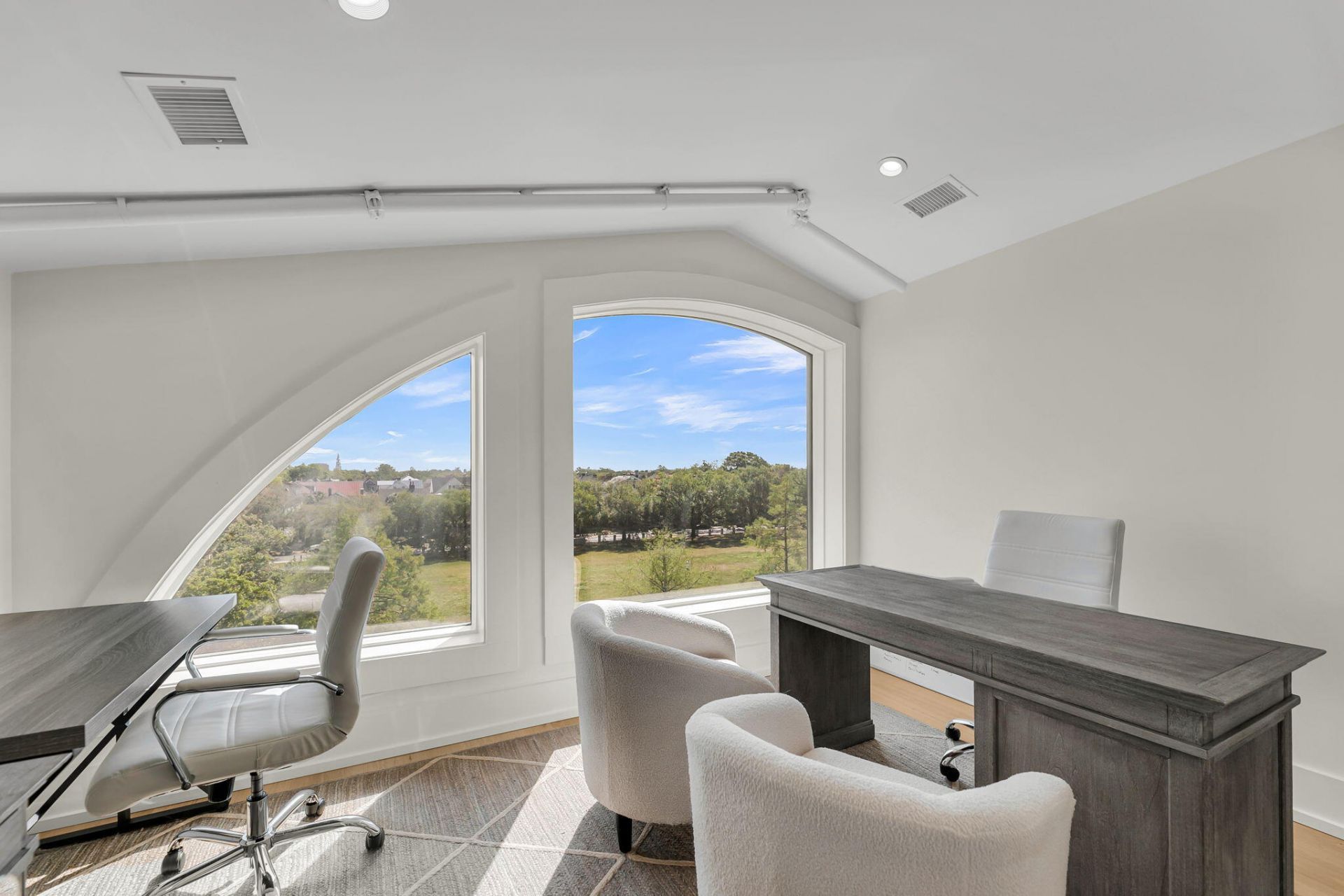 3 Chisolm Street Photo 42