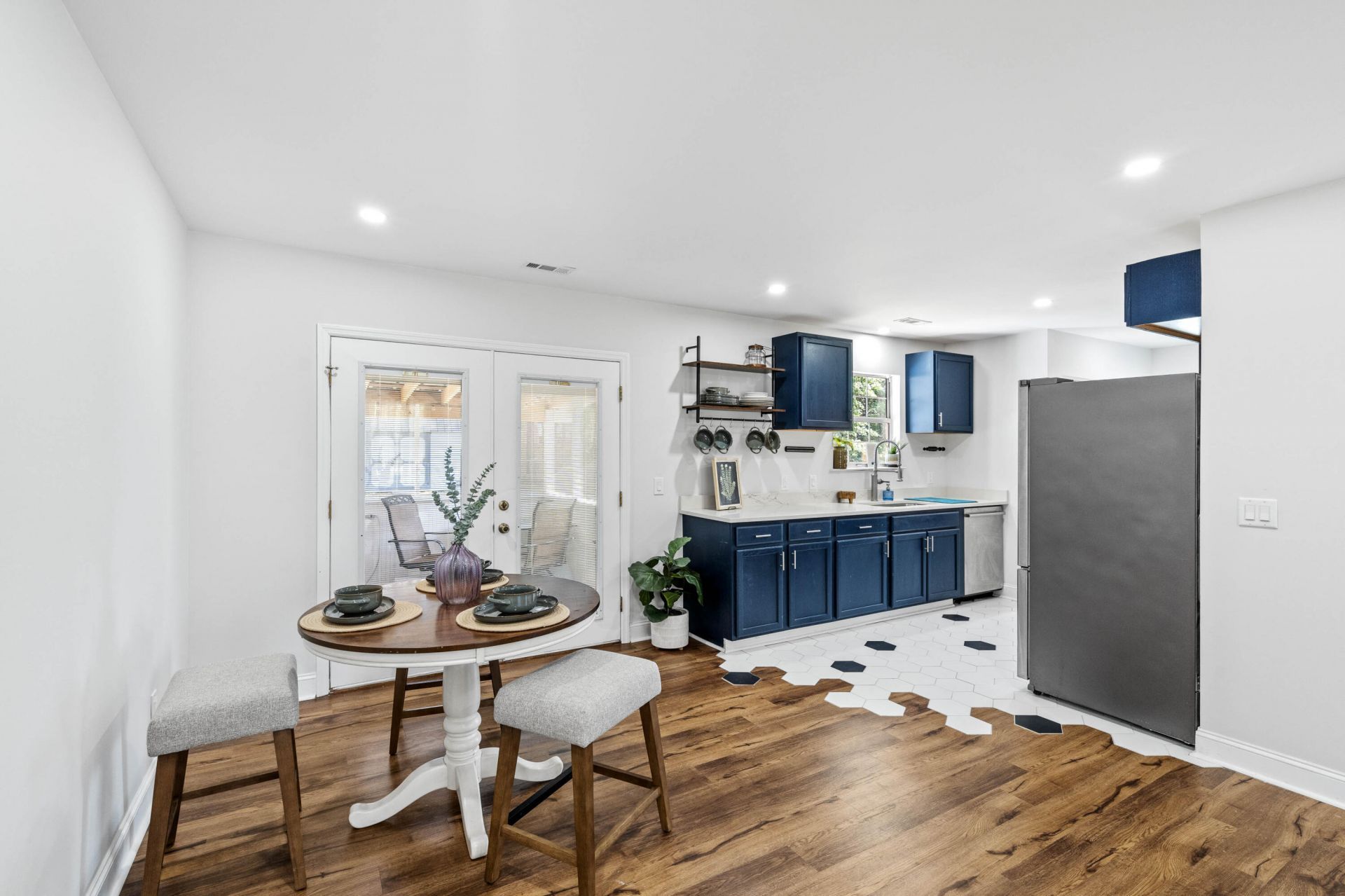 3 Burlington Circle Photo 11