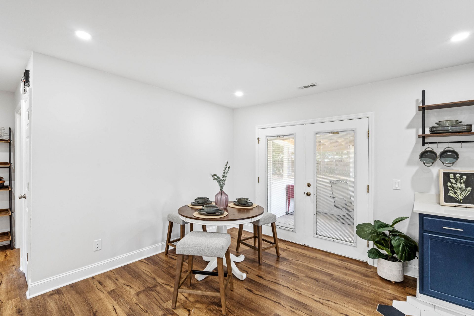 3 Burlington Circle Photo 13