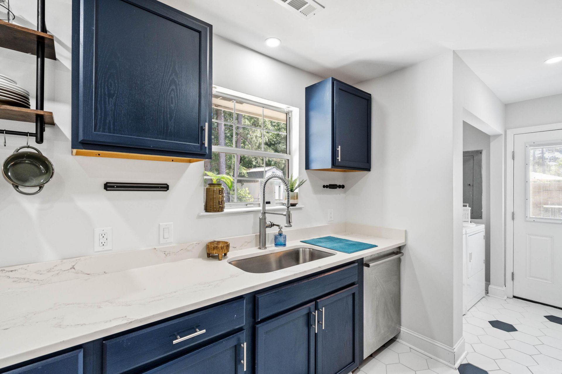 3 Burlington Circle Photo 15