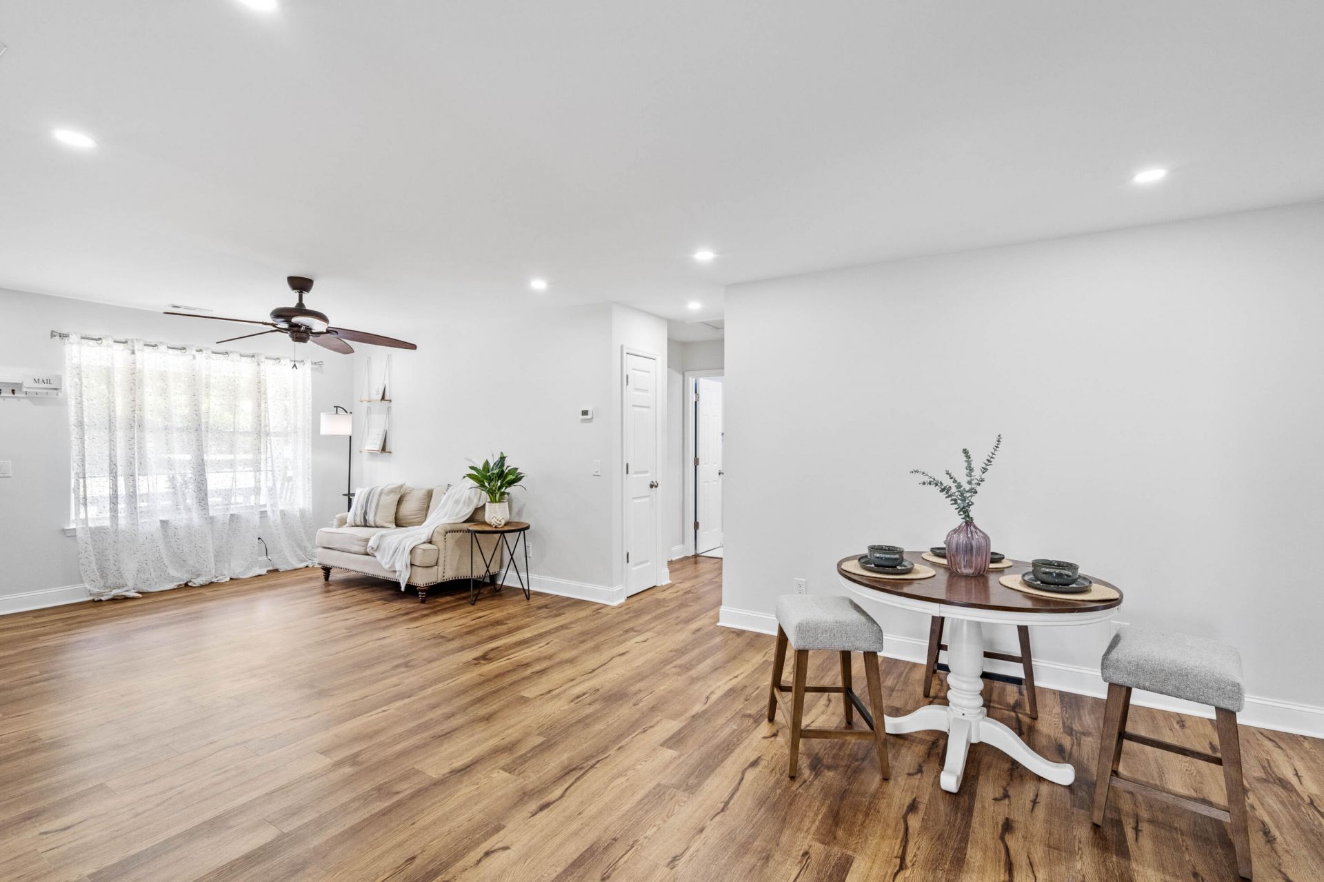 3 Burlington Circle Photo 21