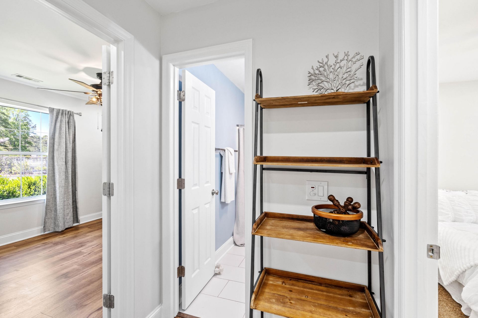 3 Burlington Circle Photo 22