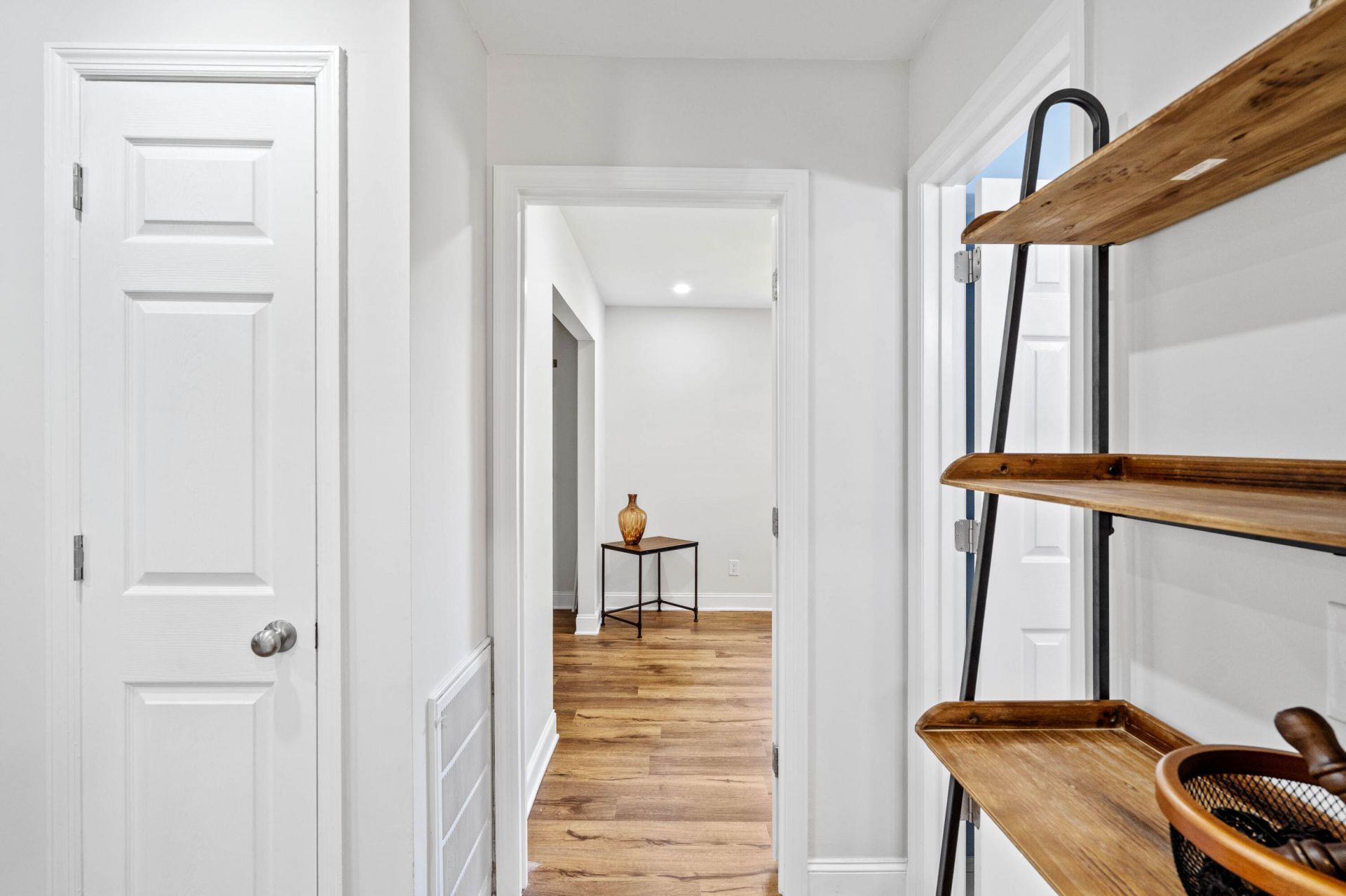 3 Burlington Circle Photo 23