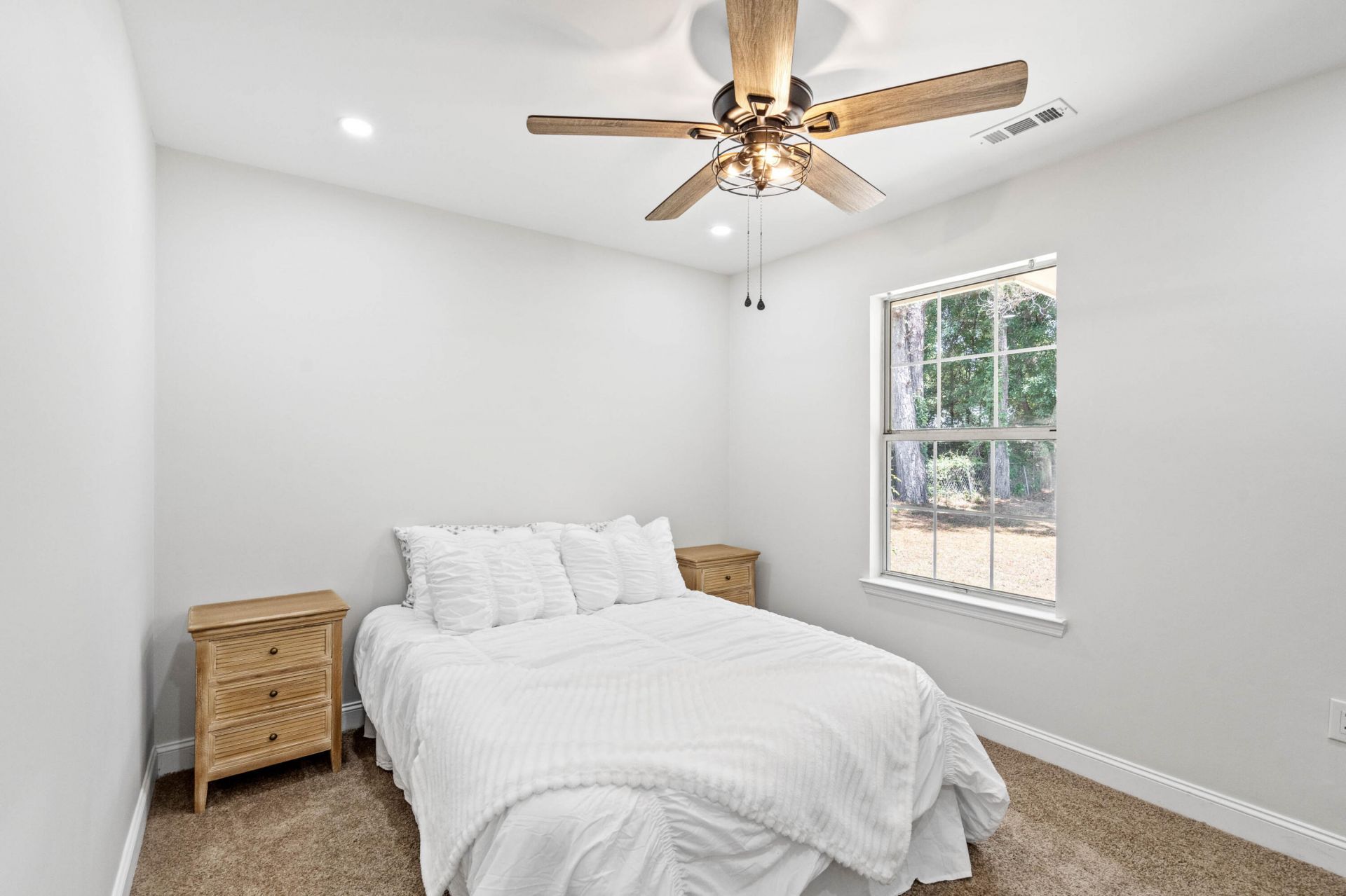 3 Burlington Circle Photo 24