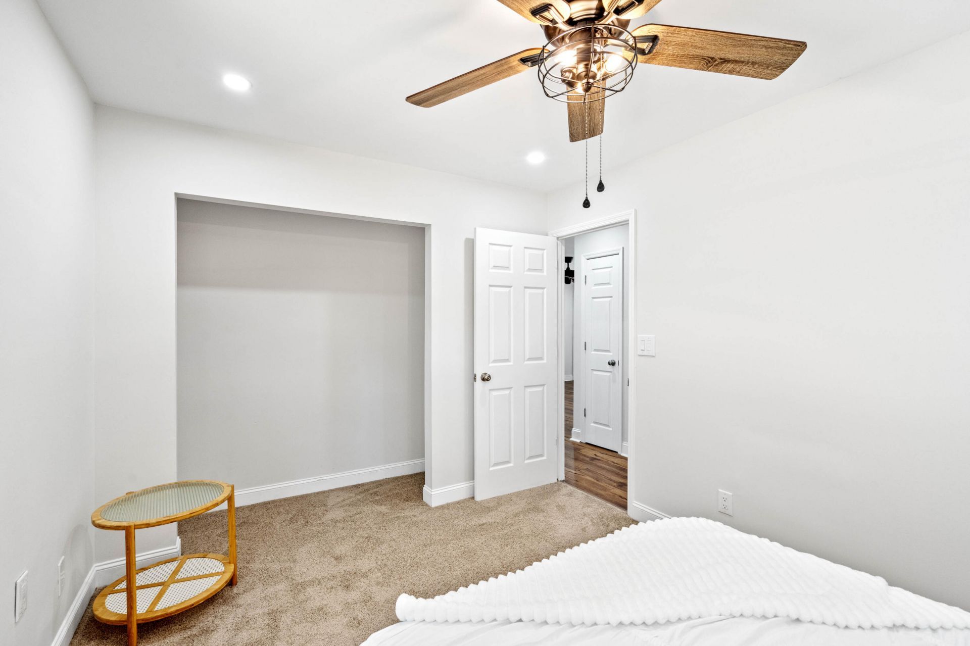 3 Burlington Circle Photo 25