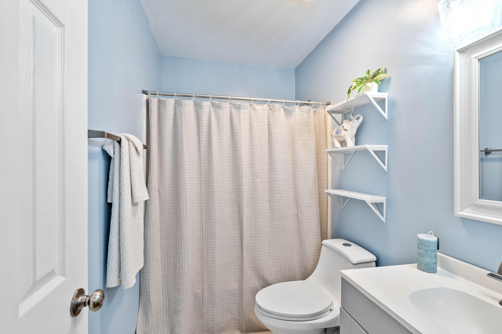 3 Burlington Circle Photo 26