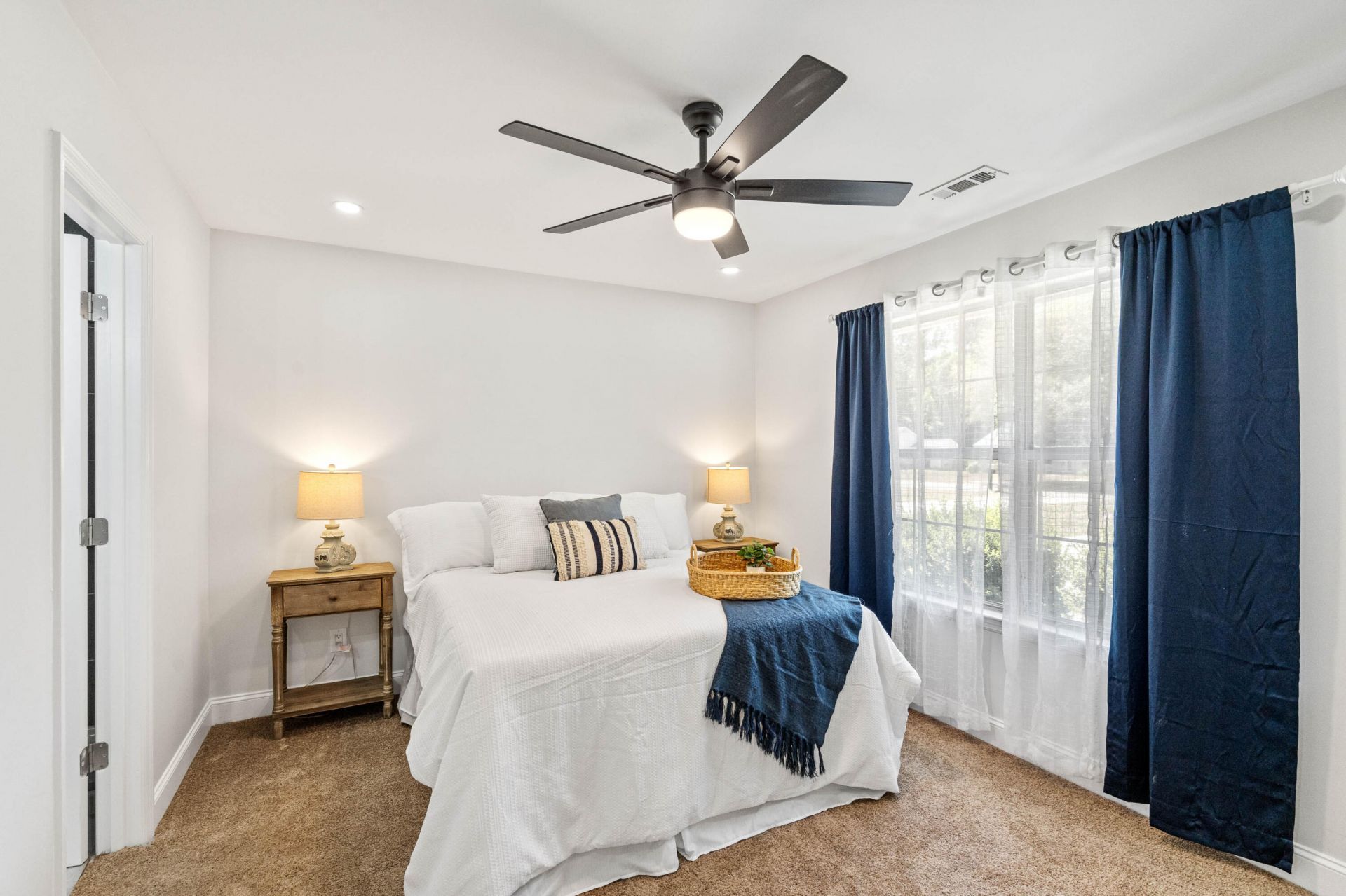 3 Burlington Circle Photo 29