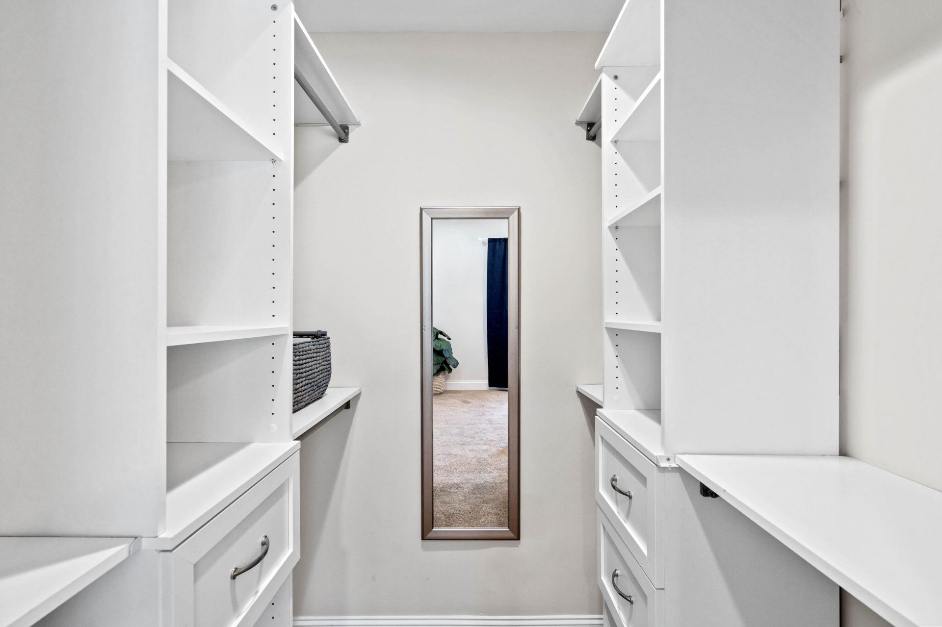 3 Burlington Circle Photo 32