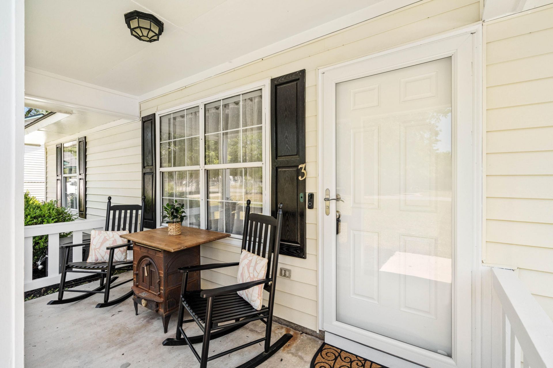 3 Burlington Circle Photo 4