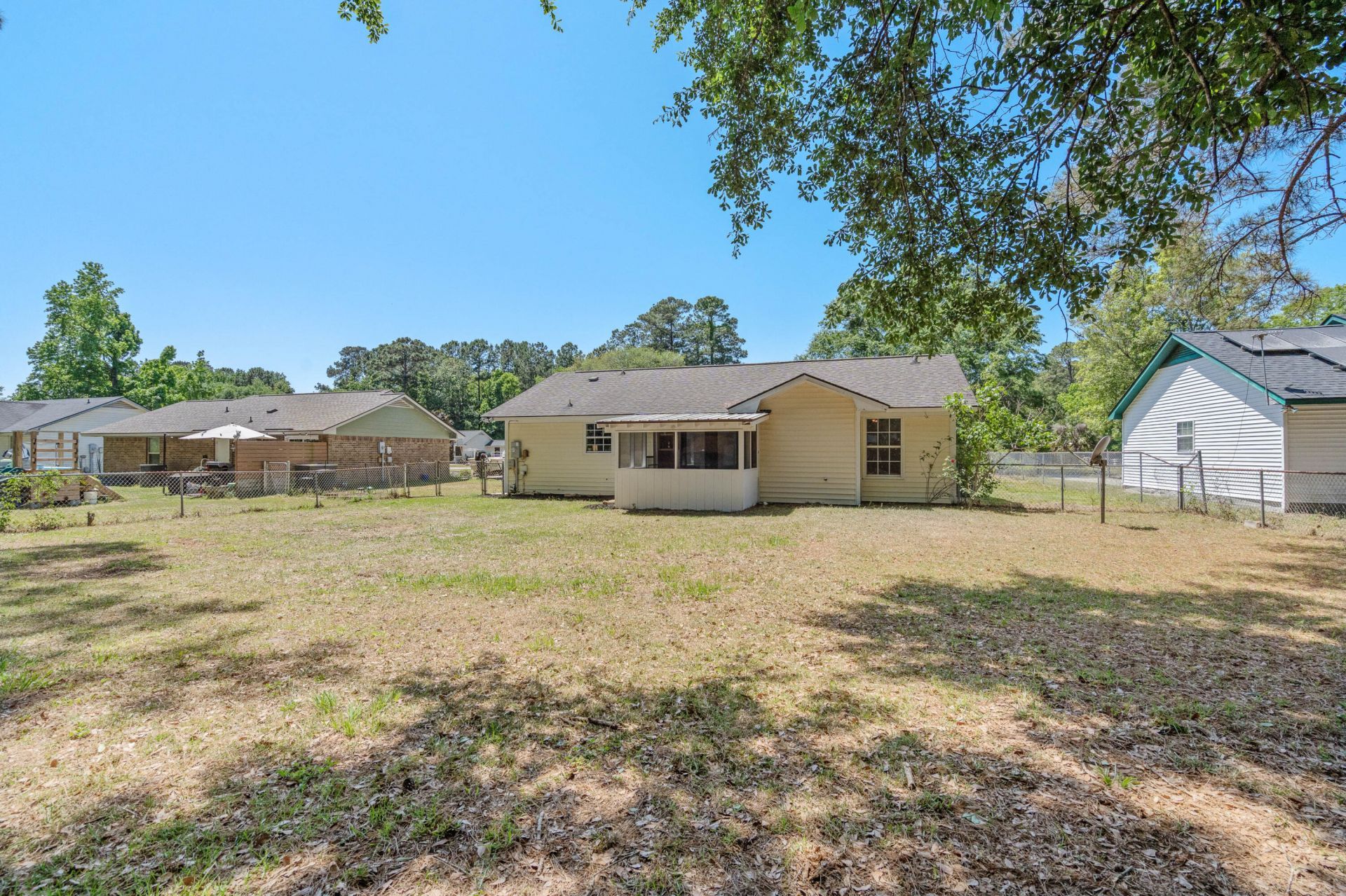 3 Burlington Circle Photo 43