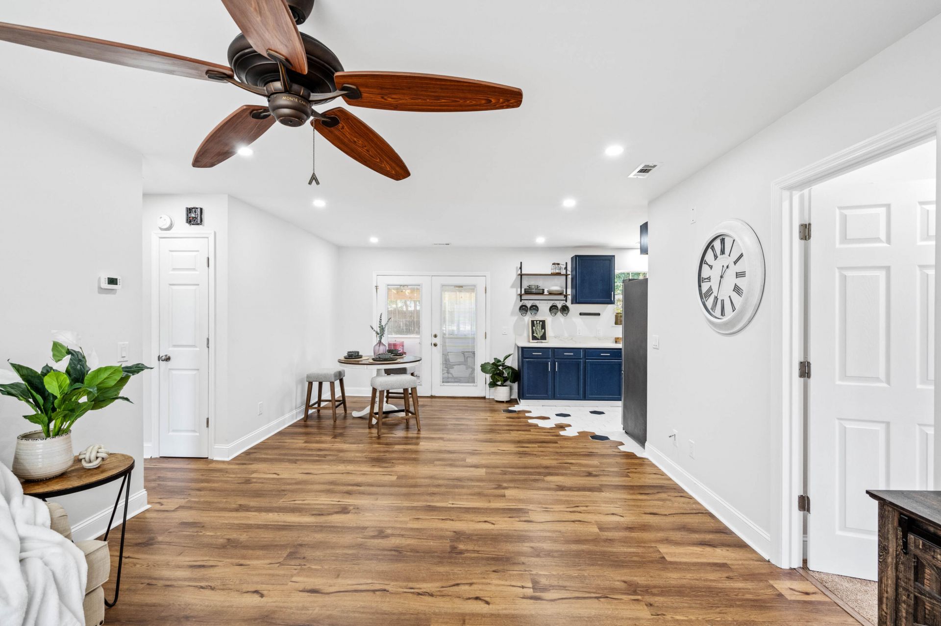 3 Burlington Circle Photo 6