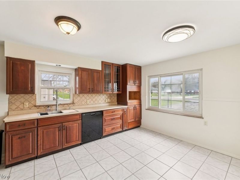 9340 Avery Road, Broadview Heights, OH 44147 Photo 6