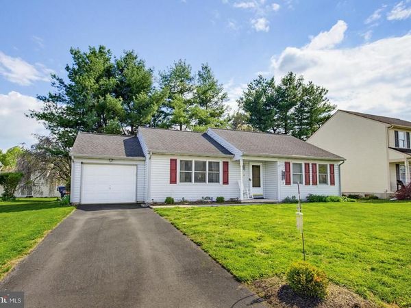 212 SYCAMORE LANE, NEW HOLLAND, PA 17557