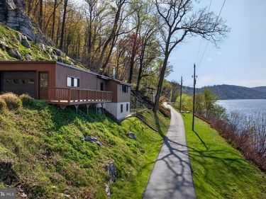 6710 RIVER DRIVE, YORK, PA 17406