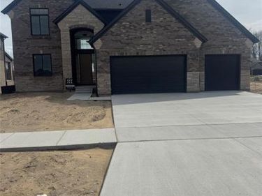 24314 Sawgrass Drive, Macomb Twp, MI 48042